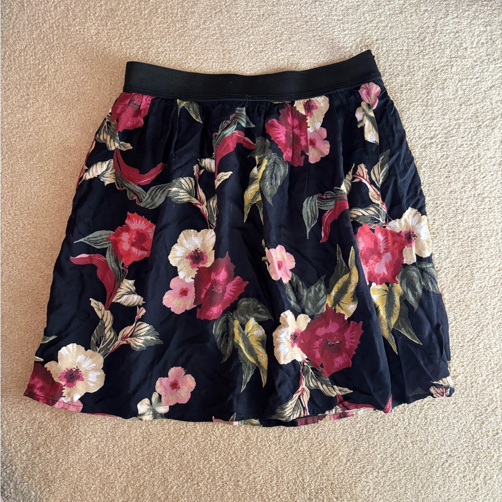 Hollister Floral Skirt size XS